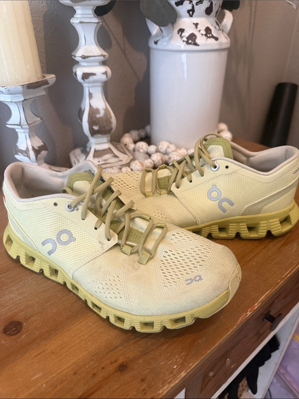 On Cloud Womens Athletic Running Shoes - Pale Yellow
